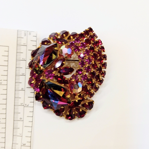 Vintage Eye Popping Heliotrope Rhinestone Brooch - Picture 4 of 5